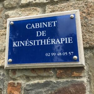 Comment choisir sa plaque professionnelle kiné ?